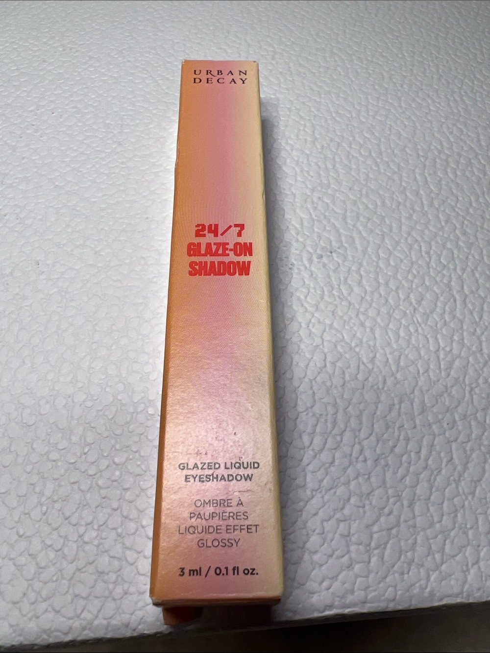 Urban Decay 24/7 Glaze-on shadow in Frost Boss